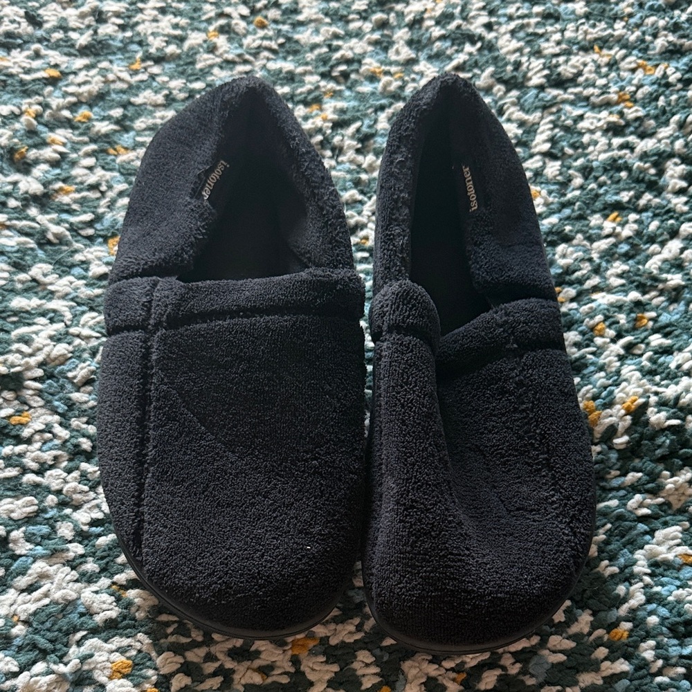 Isotoner Dark Cozy Slippers